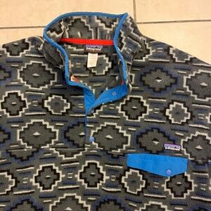 Patagonia Black and Blue Patterned Pullover